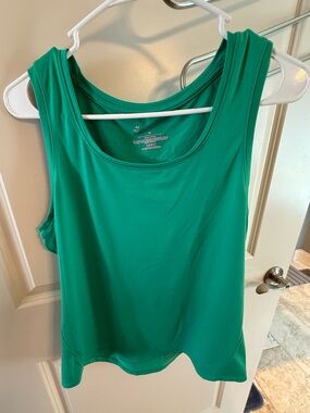 Women's Emerald Scoop Neck Tank Top - Versatile Everyday Layer